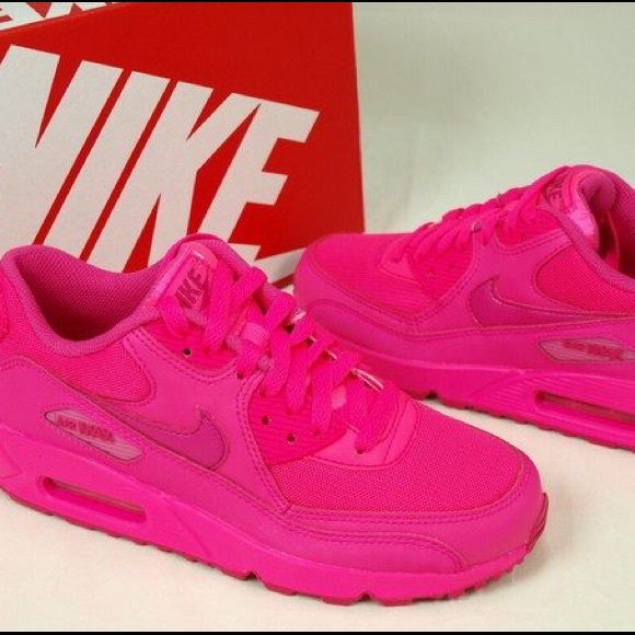 Nike’s - Picture 1 of 1